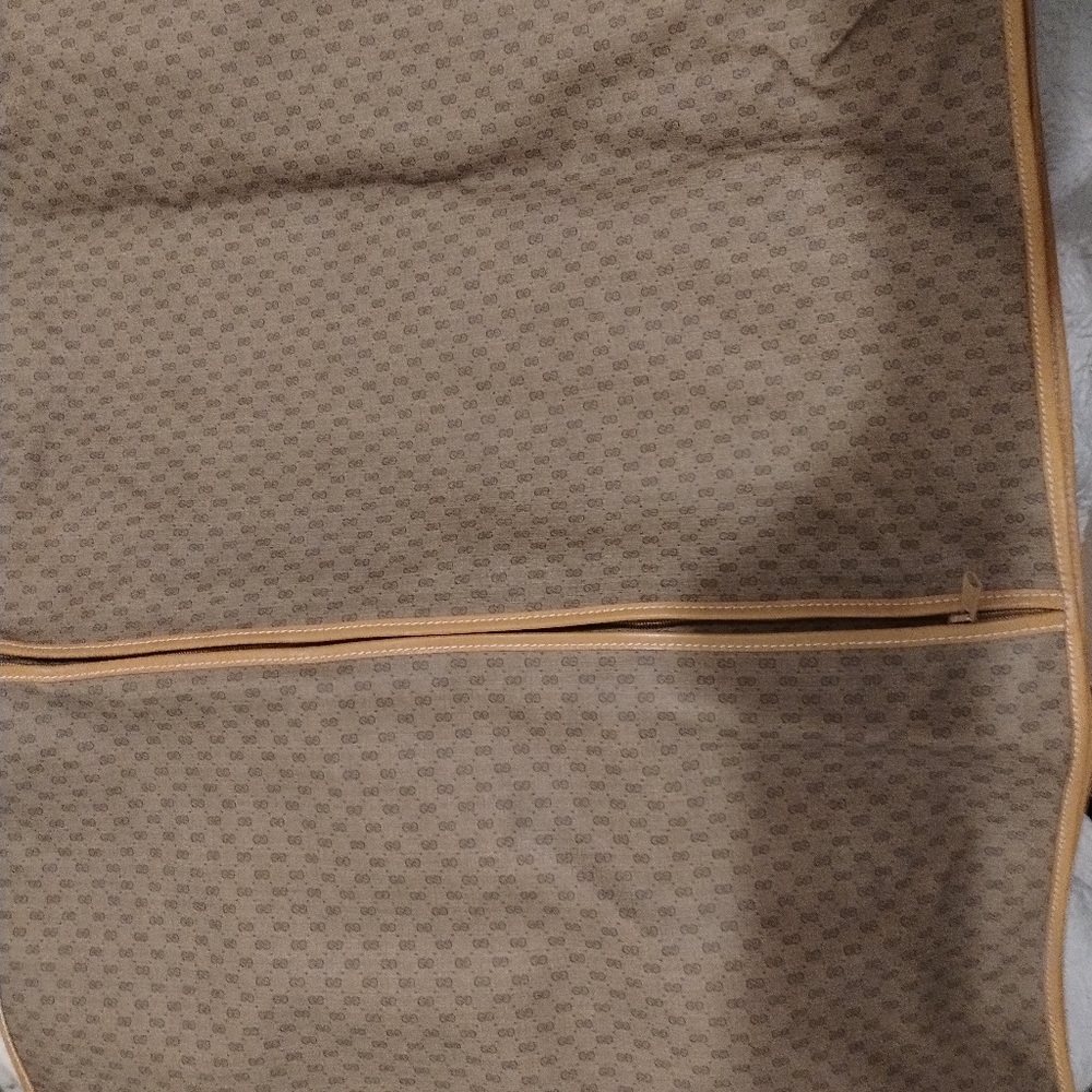 Gucci - Picture 8 of 12